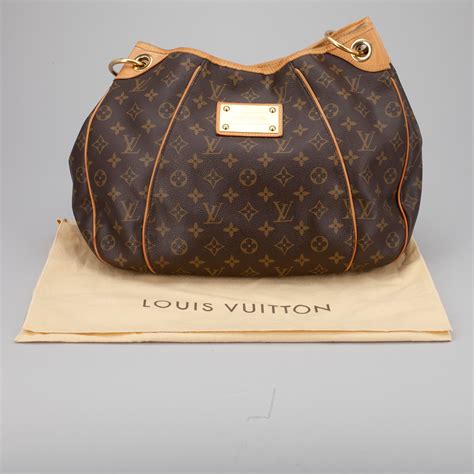 louis vuitton 101 champs elysees paris bag price|louis vuitton paris hours.